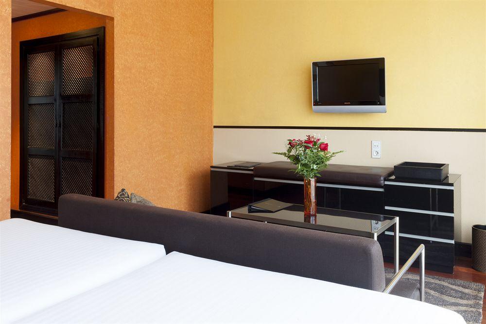 Palacio De Santa Paula, Autograph Collection 5*