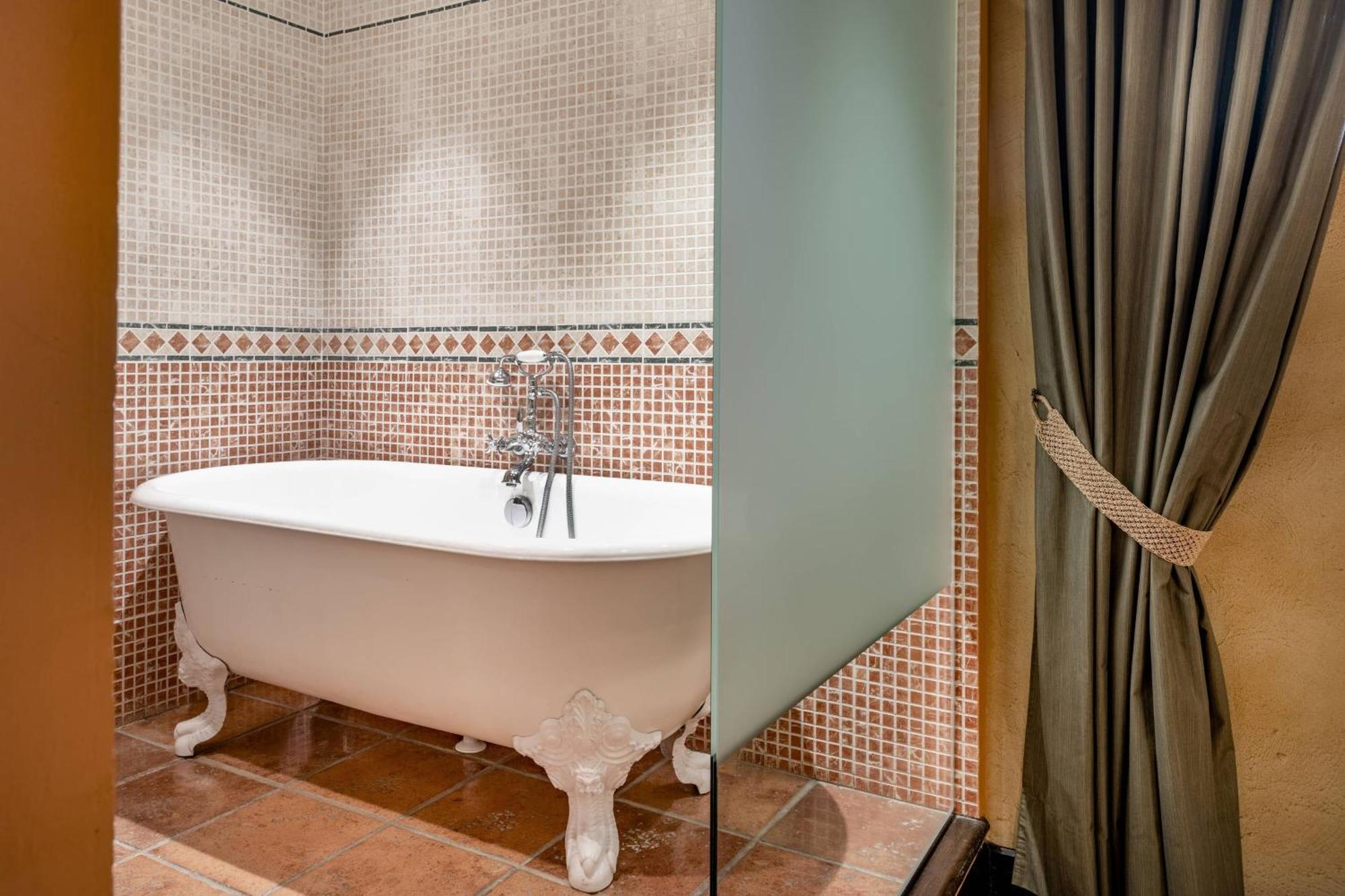 Hotel Palacio De Santa Paula, Autograph Collection 5*