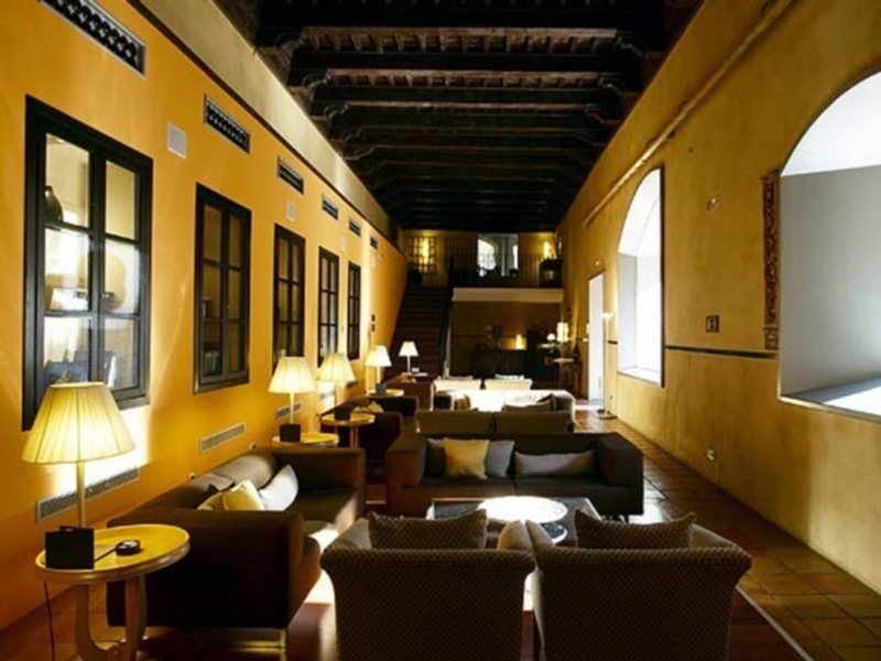 Palacio De Santa Paula, Autograph Collection