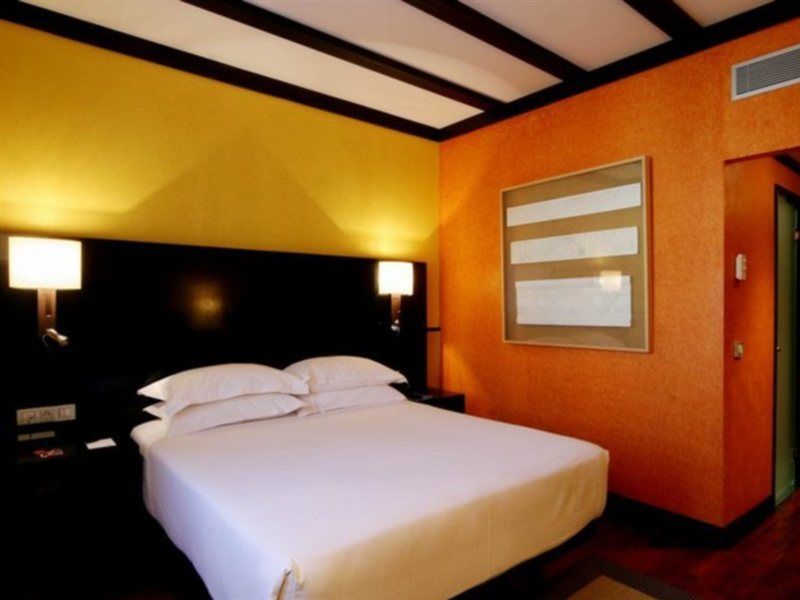 Palacio De Santa Paula, Autograph Collection 5*