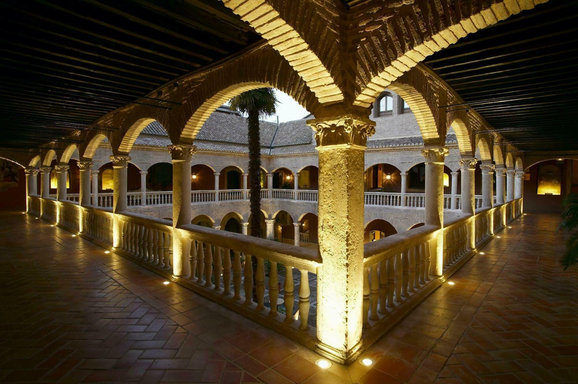 Palacio De Santa Paula, Autograph Collection